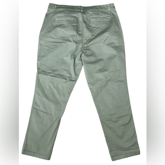 Gap Girlfriend Khaki Slim Crop Pants in Women’s size 14 Green Olive - Picture 3 of 5